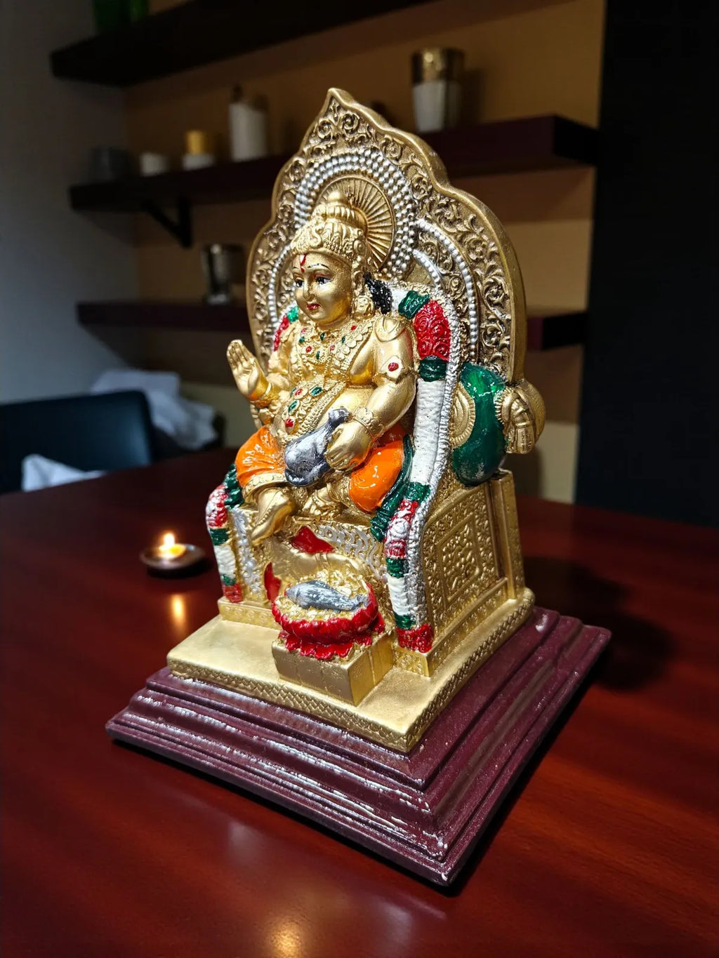 Multicolor Fiber Poly Resin Premium Kuber Idol